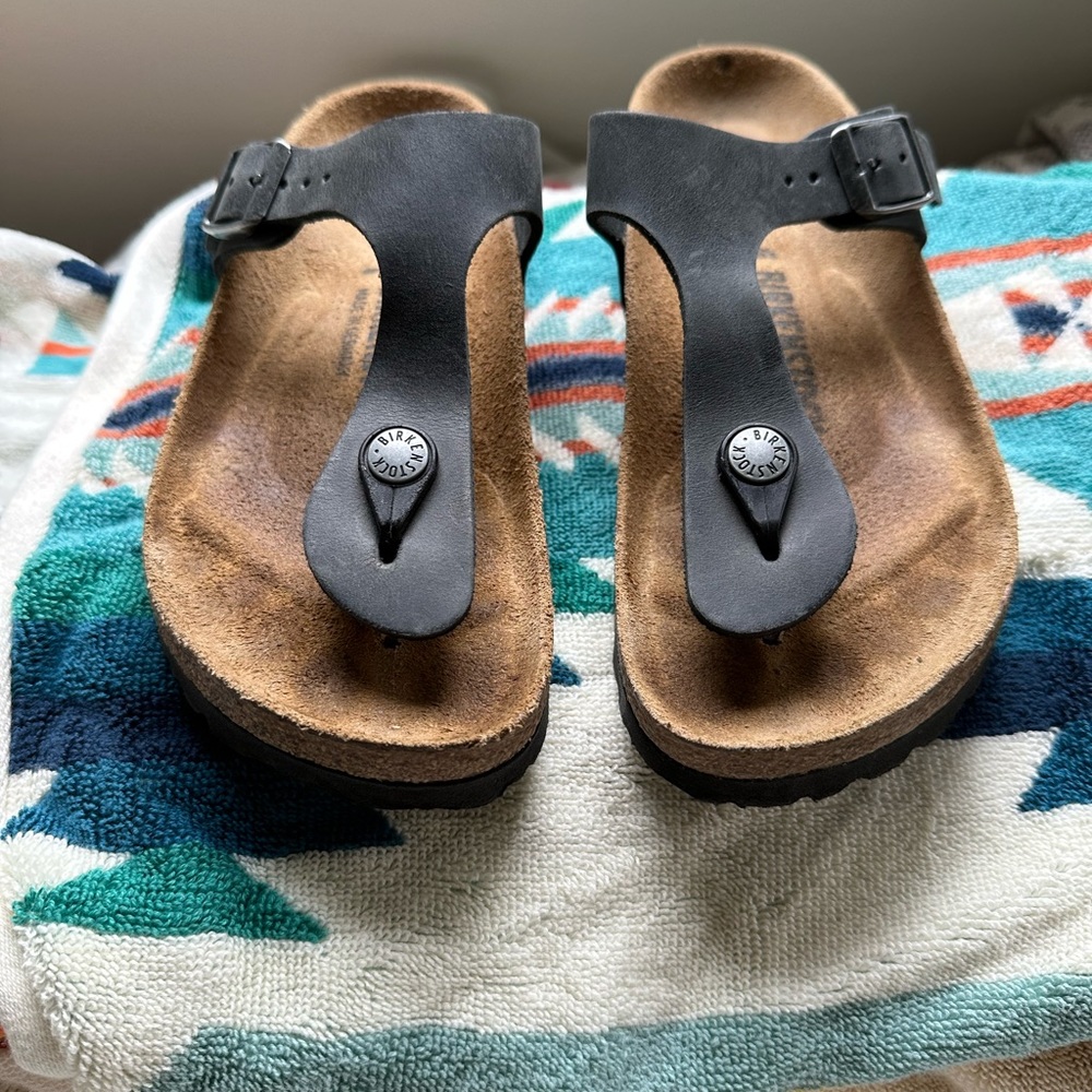 Birkenstocks: GIZEH BIRKO-FLOR